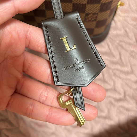 Louis Vuitton Alma BB - Picture 5 of 10